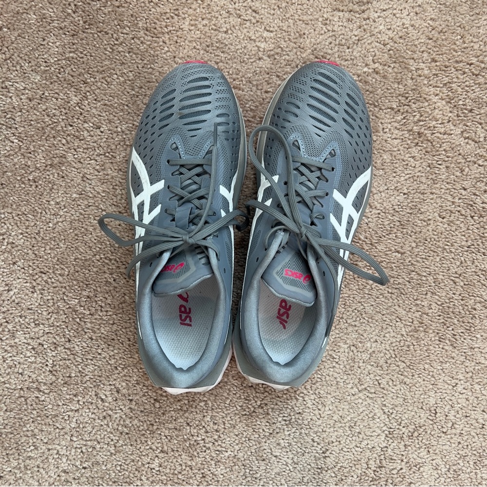 ASICS Novablast Running Shoe Sz 7.5
